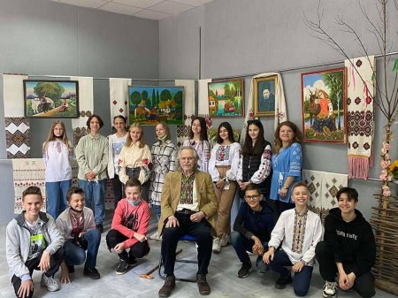 В Народному домі "Княгинин" відбулась зустріч з відомим художником-графіком Геннадієм Гриценком