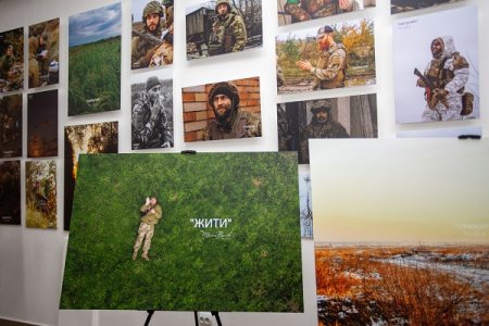 «Небесний фотограф»: У Івано-Франківську відкрили виставку полеглого воїна Максима Бурди