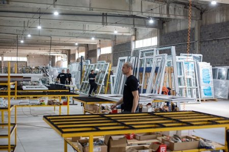 Завод з виготовлення металопластикових вікон та дверей "оселився" у Франківську